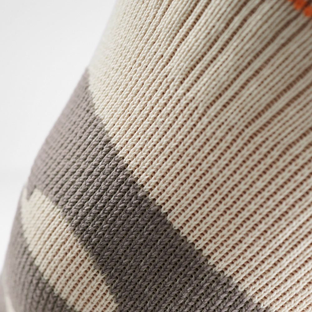 Bauerfeind Merino Compression Knee Sleeve knit detail
